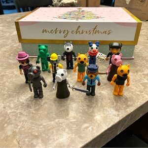 12 PIGGY Action Figures